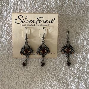 Earrings with extra